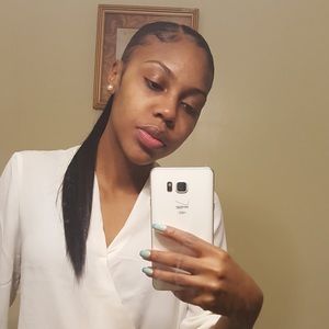 Meet your Posher, Briana